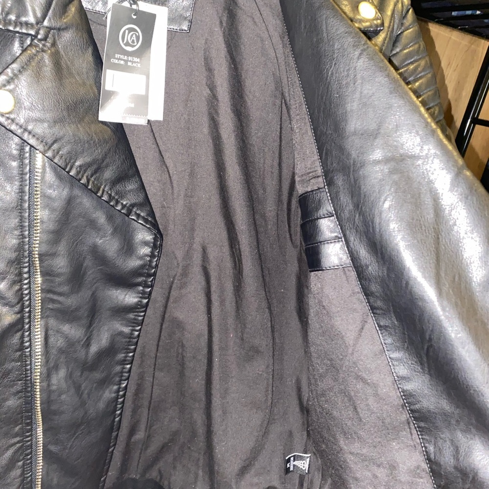 Faux leather jacket - Picture 4 of 5